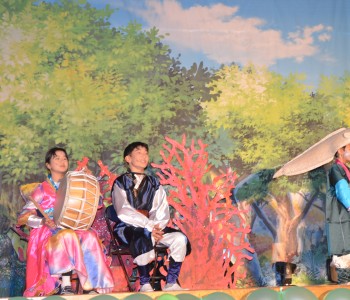 봉명초등학교 아동 연극 동아리 발표회 이미지